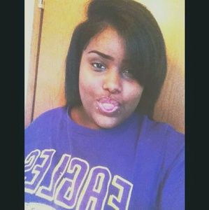 Meet your Posher, Ymoni